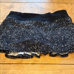 Lululemon Athletica Black and White Patterned Skirt